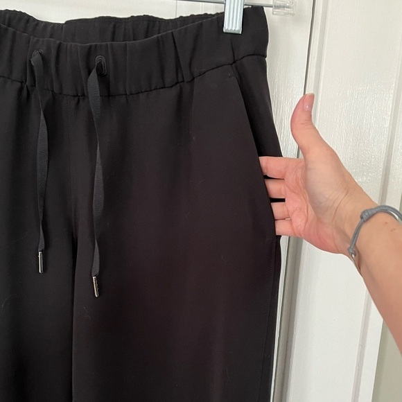 Lululemon Black Loose Fitting Ankle Length Pull on Pants Elastic Waist Ties 6 - Picture 6 of 9